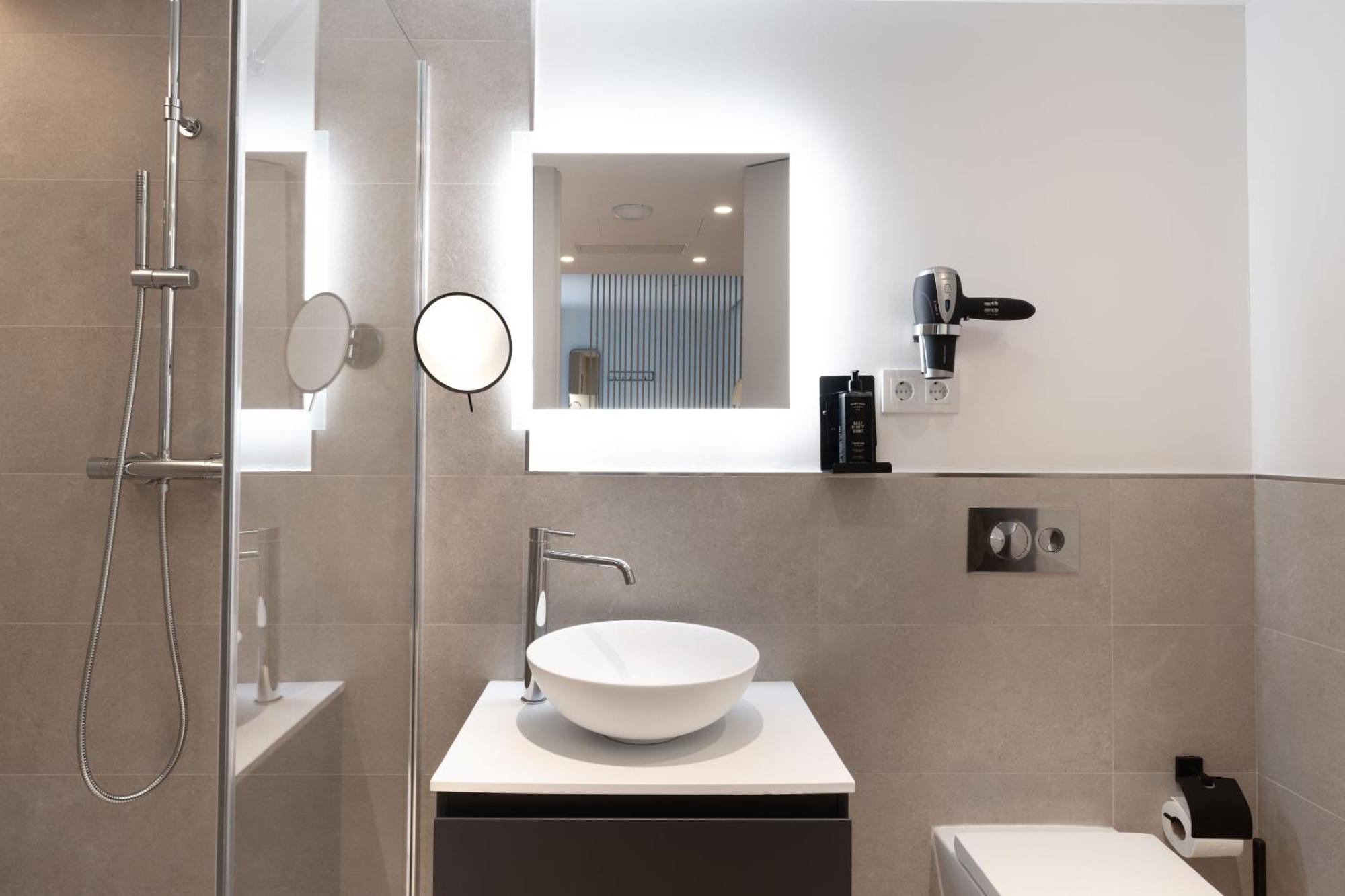 Limehome Madrid Calle De Juan Hurtado De Mendoza Kültér fotó