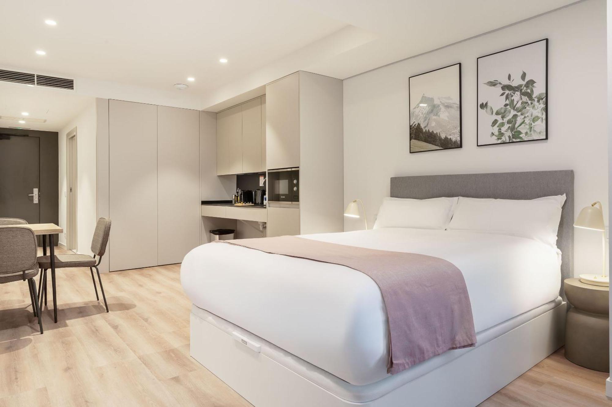 Limehome Madrid Calle De Juan Hurtado De Mendoza Kültér fotó