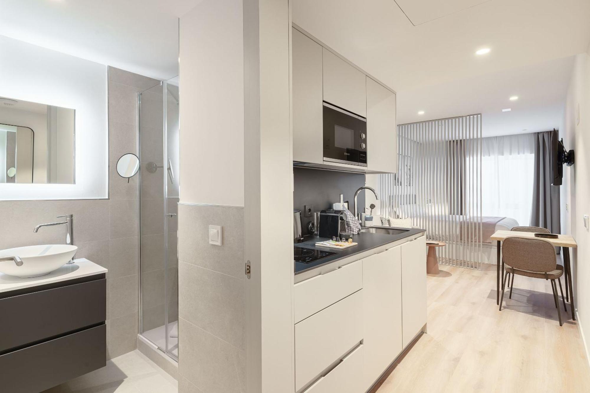 Limehome Madrid Calle De Juan Hurtado De Mendoza Kültér fotó